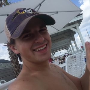 Meet your Posher, Dustin